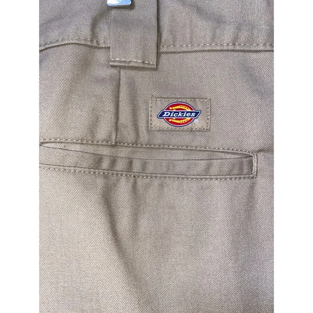 Tan cargo shorts Dickies 5 pockets Size 44 mens